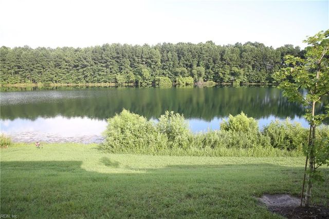 233 Kenny LN, Smithfield, VA 23430
