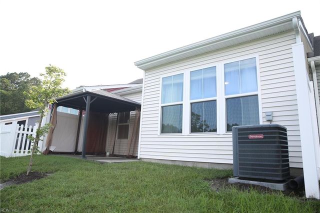 233 Kenny LN, Smithfield, VA 23430