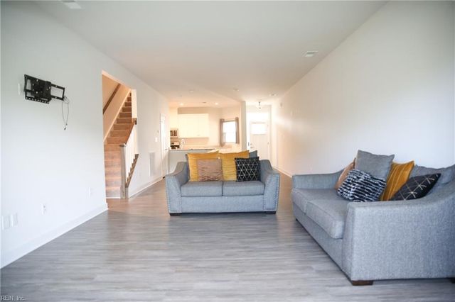 233 Kenny LN, Smithfield, VA 23430