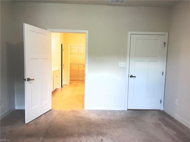 233 Kenny LN, Smithfield, VA 23430