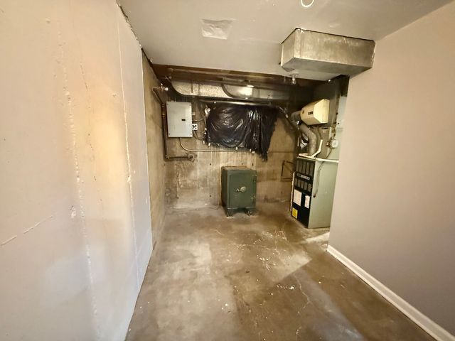 4926 Crain Street C, Skokie, IL 60077