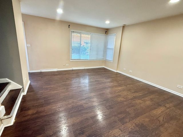 4926 Crain Street C, Skokie, IL 60077