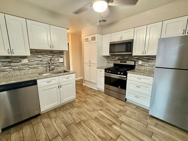 4926 Crain Street C, Skokie, IL 60077