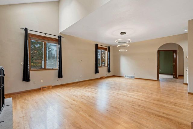 940 Wylde Oak DRIVE, Oshkosh, WI 54904