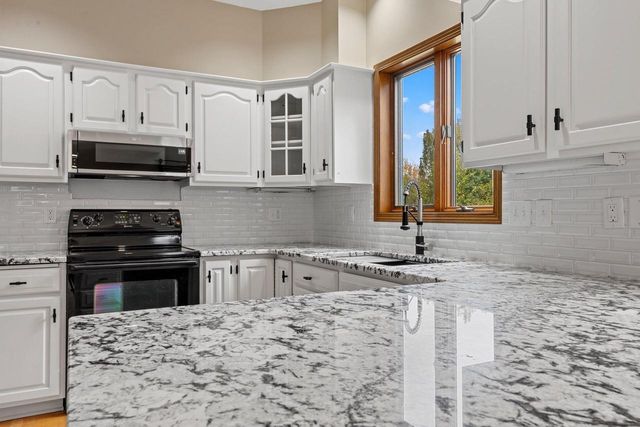 940 Wylde Oak DRIVE, Oshkosh, WI 54904