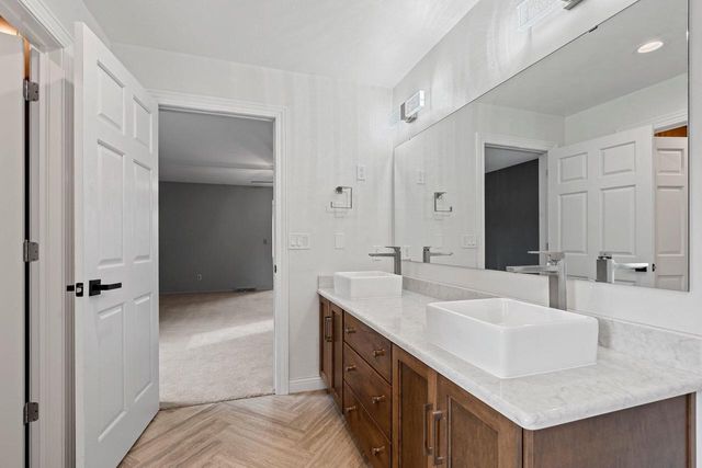 940 Wylde Oak DRIVE, Oshkosh, WI 54904