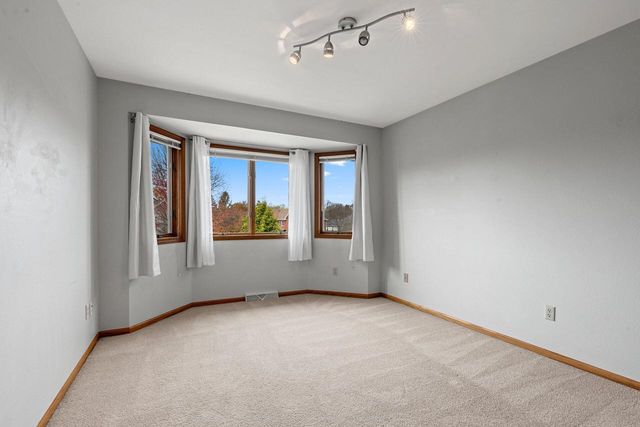 940 Wylde Oak DRIVE, Oshkosh, WI 54904