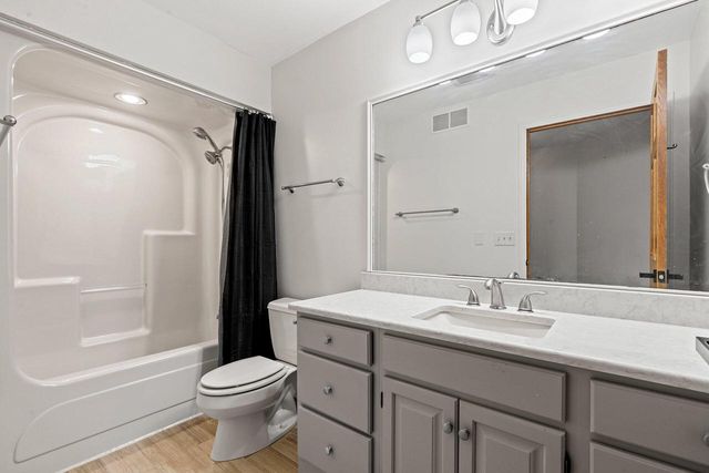 940 Wylde Oak DRIVE, Oshkosh, WI 54904