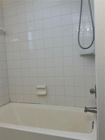 5821 TAYWOOD DRIVE, Tampa, FL 33624