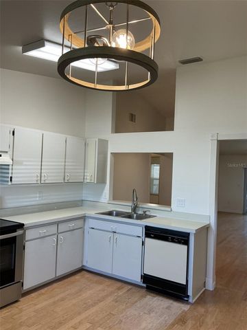 5821 TAYWOOD DRIVE, Tampa, FL 33624