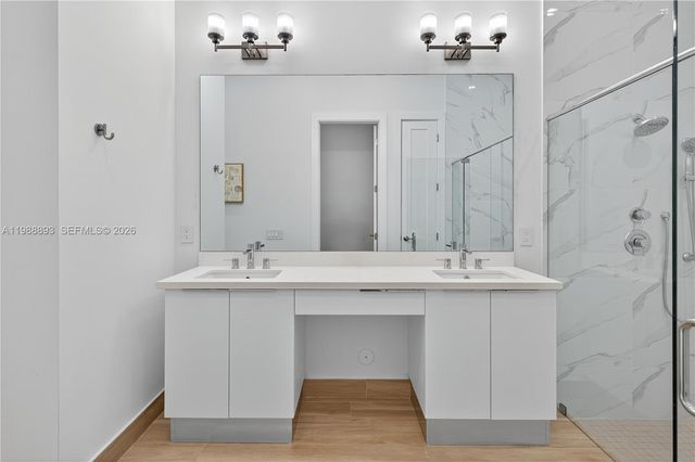 5999 E Brookfield Circle E, Hollywood, FL 33312
