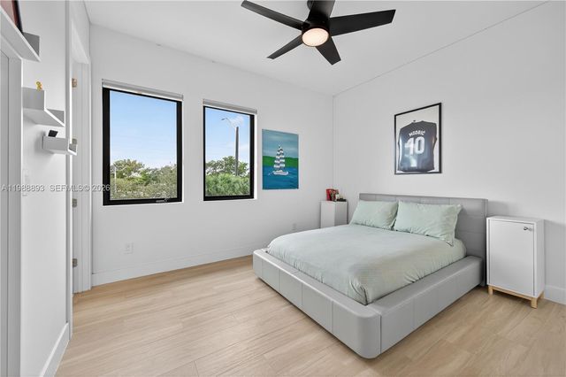 5999 E Brookfield Circle E, Hollywood, FL 33312