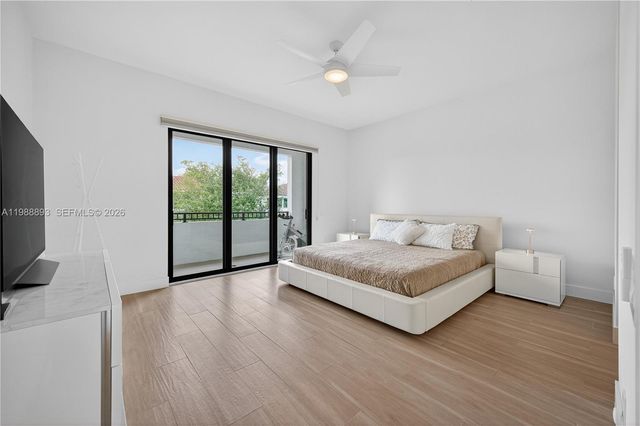 5999 E Brookfield Circle E, Hollywood, FL 33312
