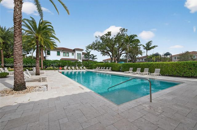 5999 E Brookfield Circle E, Hollywood, FL 33312