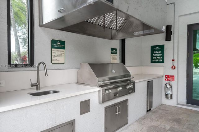 5999 E Brookfield Circle E, Hollywood, FL 33312