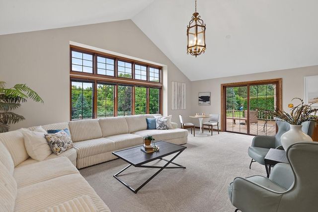 N27W30818 Golf Hills DRIVE, Pewaukee, WI 53072