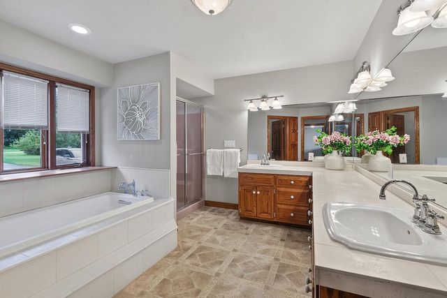 N27W30818 Golf Hills DRIVE, Pewaukee, WI 53072
