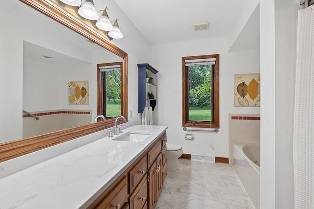 N27W30818 Golf Hills DRIVE, Pewaukee, WI 53072
