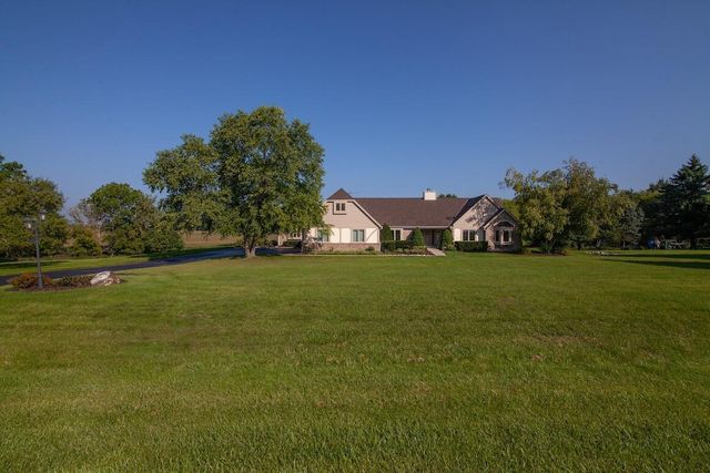 N27W30818 Golf Hills DRIVE, Pewaukee, WI 53072