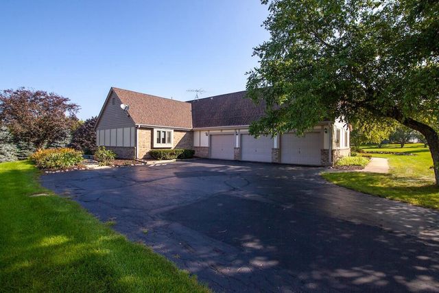 N27W30818 Golf Hills DRIVE, Pewaukee, WI 53072