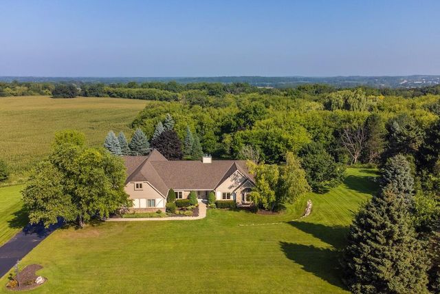 N27W30818 Golf Hills DRIVE, Pewaukee, WI 53072