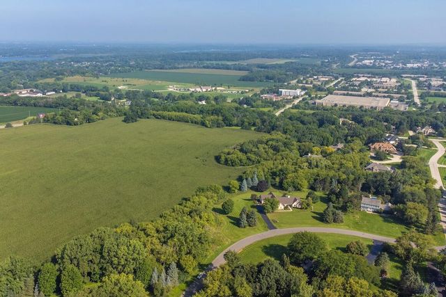 N27W30818 Golf Hills DRIVE, Pewaukee, WI 53072