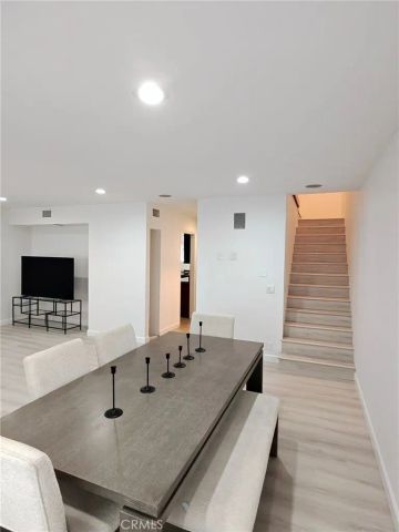 427 Thompson 2, Glendale, CA 91201