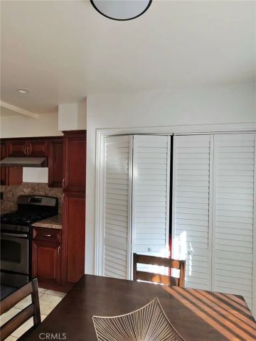 427 Thompson 2, Glendale, CA 91201