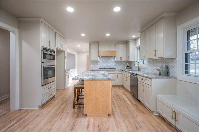 9919 High Drive, Leawood, KS 66206