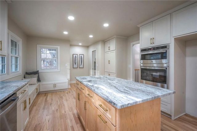 9919 High Drive, Leawood, KS 66206