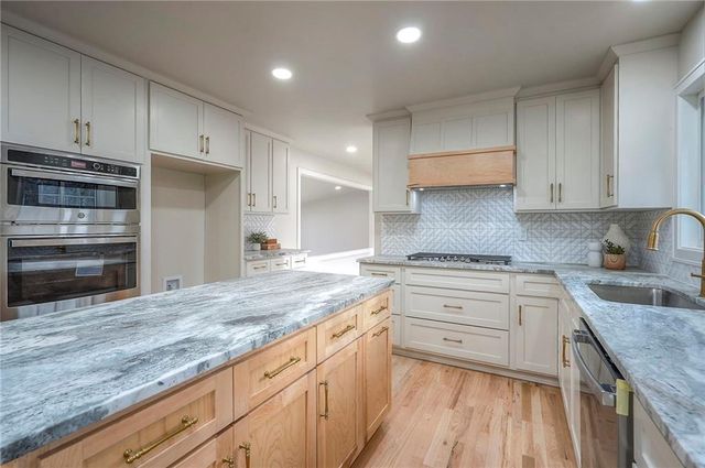 9919 High Drive, Leawood, KS 66206