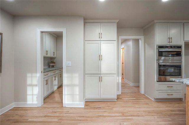 9919 High Drive, Leawood, KS 66206