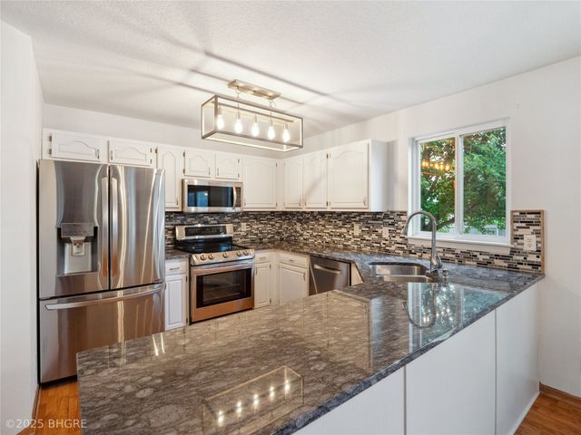 1308 9th Avenue Place SE, Altoona, IA 50009