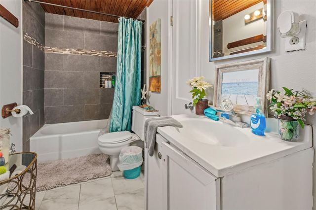 512 Caisson Street, Surfside Beach, TX 77541