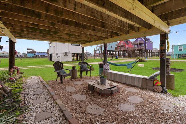 512 Caisson Street, Surfside Beach, TX 77541