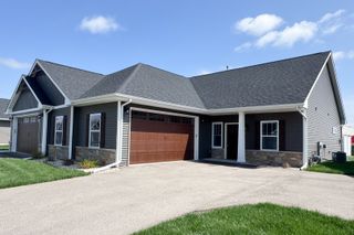 540 Anjali Court R, Sycamore, IL 60178