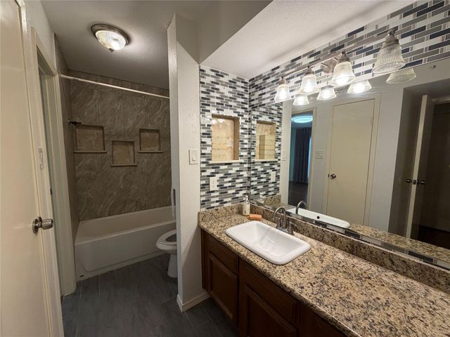 6602 Harbor Town Drive 308, Houston, TX 77036