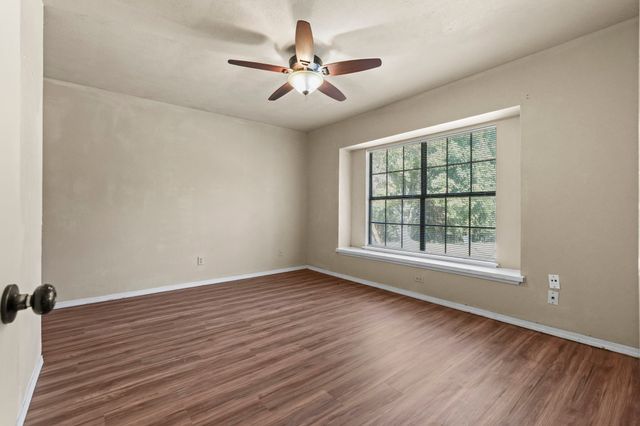 1322 Clark Trail, Grand Prairie, TX 75052