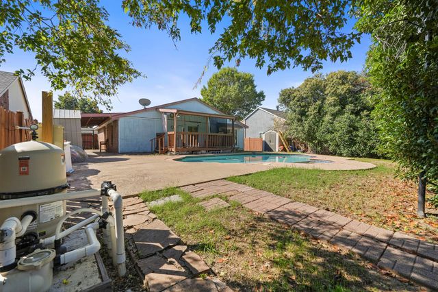 1322 Clark Trail, Grand Prairie, TX 75052