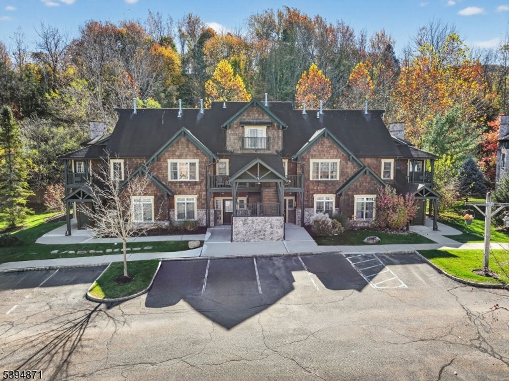 10 Pine Cres Unit 21, Vernon Twp., NJ 07462