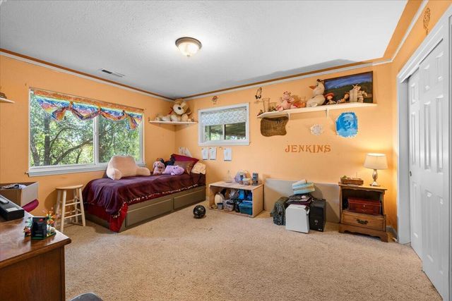 396 Crossway Drive, Gold Hill, OR 97525