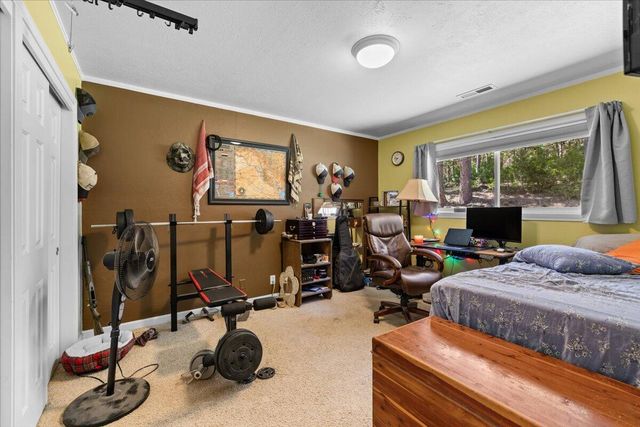 396 Crossway Drive, Gold Hill, OR 97525