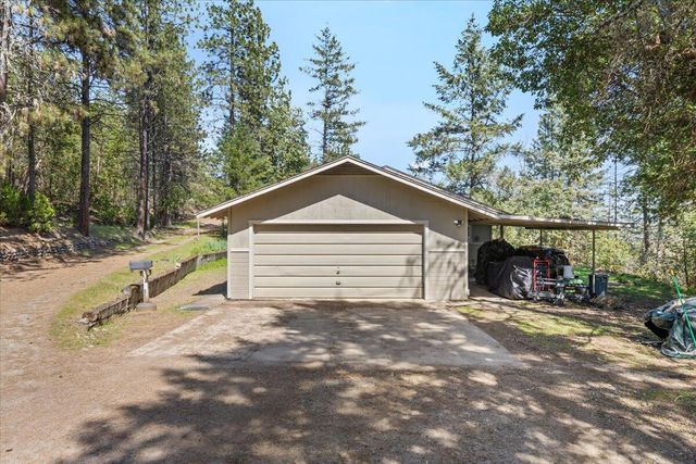 396 Crossway Drive, Gold Hill, OR 97525