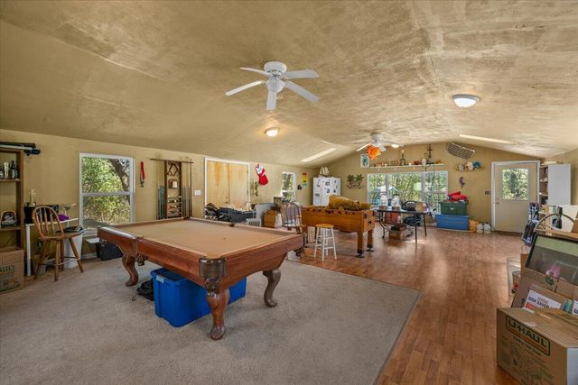 396 Crossway Drive, Gold Hill, OR 97525