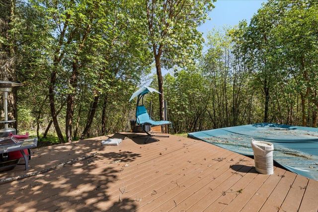 396 Crossway Drive, Gold Hill, OR 97525