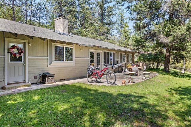 396 Crossway Drive, Gold Hill, OR 97525