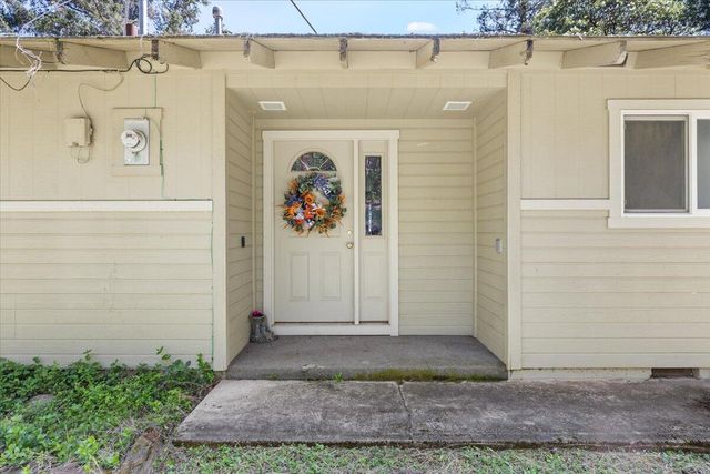 396 Crossway Drive, Gold Hill, OR 97525