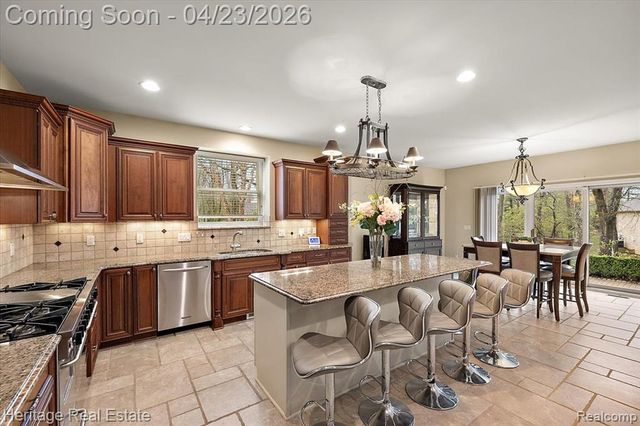 1562 Eagle Trail, Oxford, MI 48371