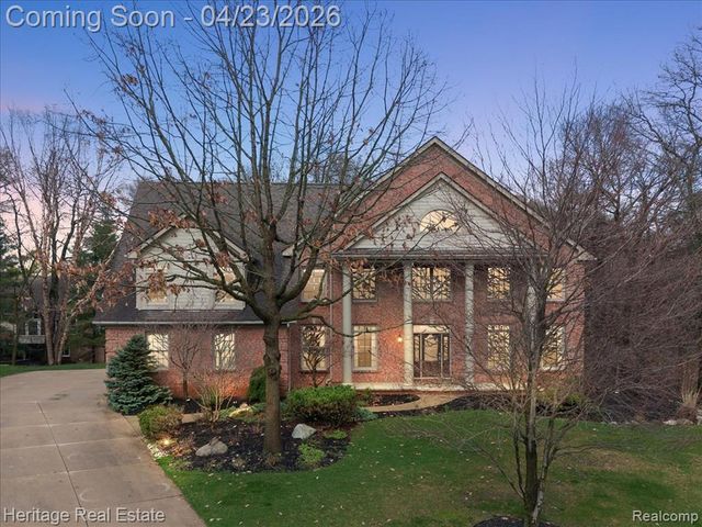 1562 Eagle Trail, Oxford, MI 48371