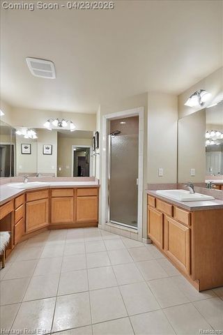 1562 Eagle Trail, Oxford, MI 48371